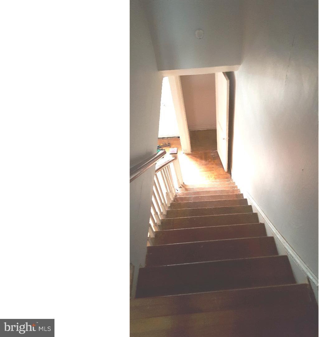 21 Branford Road Darby, PA 19023 - Photo 6 of 9 Hallway