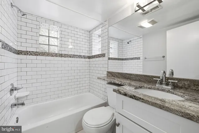 $4,000 | 2111 32nd Place Southeast, Washington, DC 20020