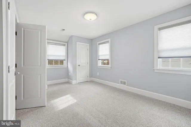 $4,000 | 2111 32nd Place Southeast, Washington, DC 20020