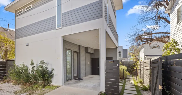 $3,800 | 1904 East 17th Street, Unit B, Austin, TX 78702