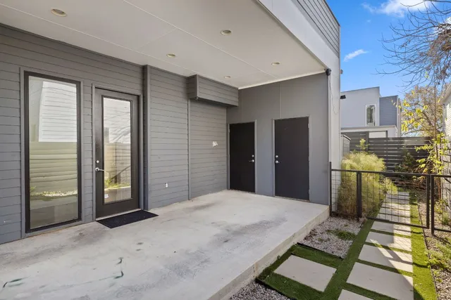 $3,800 | 1904 East 17th Street, Unit B, Austin, TX 78702