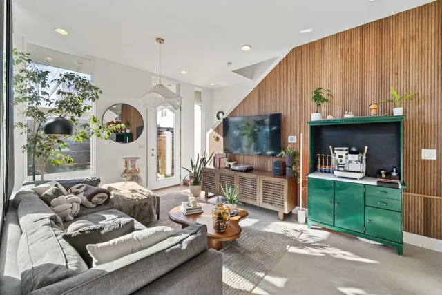 $3,800 | 1904 East 17th Street, Unit B, Austin, TX 78702