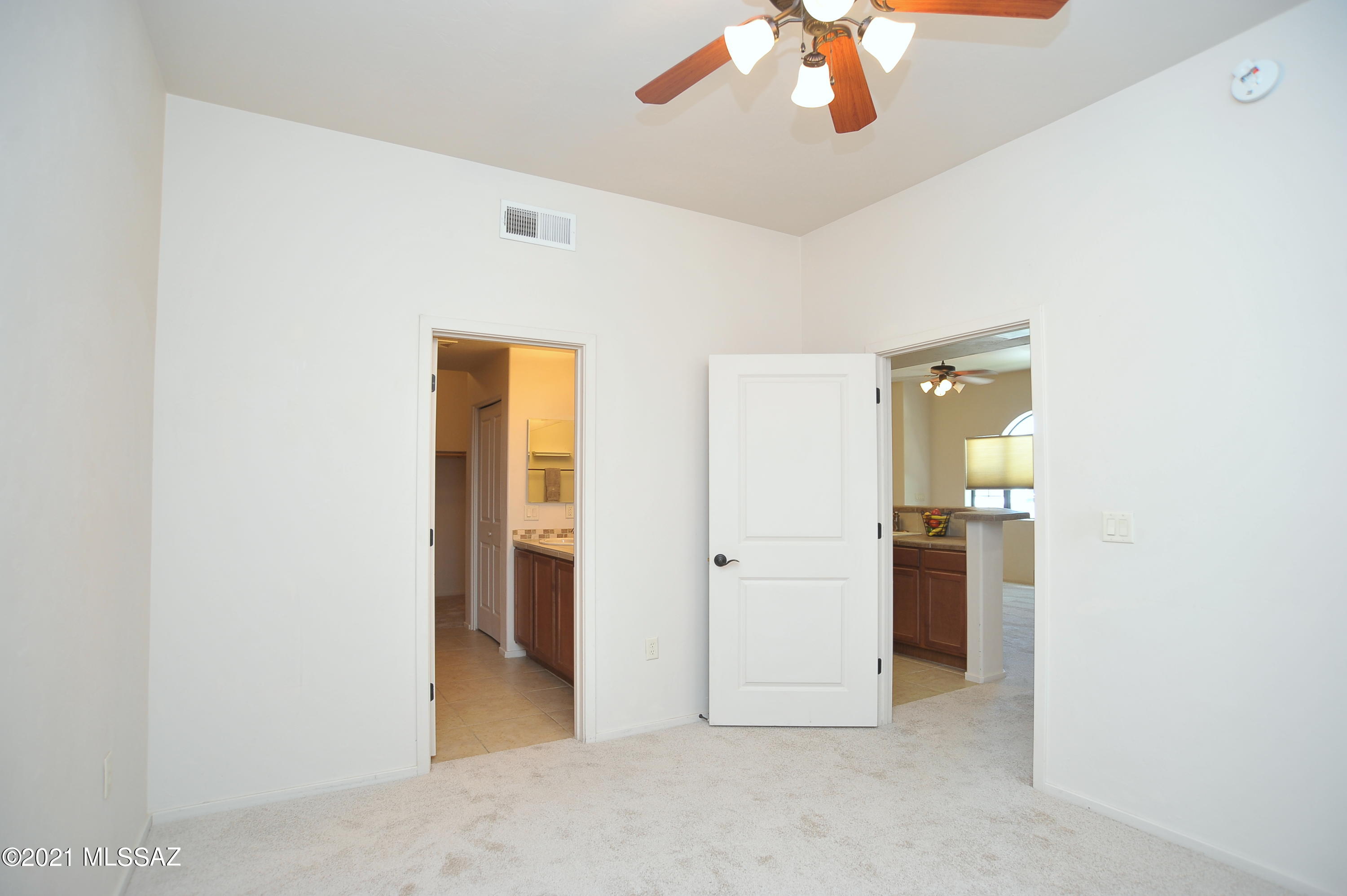 2024 East River Road, Unit 100 Tucson, AZ 85718 - Photo 18 of 31 Gallery Image 18