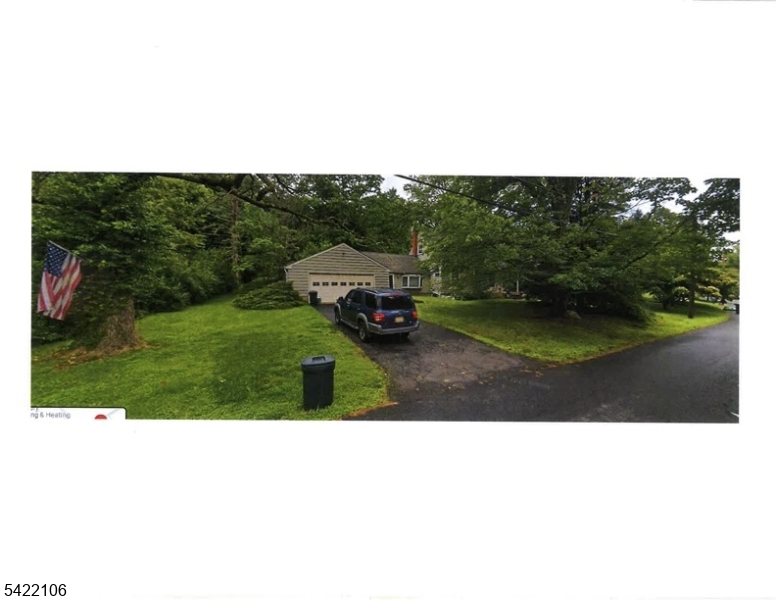 124 Gates Avenue Gillette, NJ 07933 - Photo 3 of 6