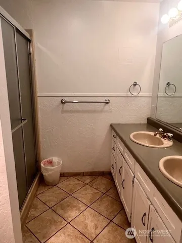 $2,200 | 251 East Lakeshore Drive, Allyn, WA 98524