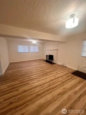 $2,200 | 251 East Lakeshore Drive, Allyn, WA 98524