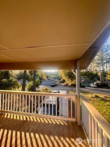 $2,200 | 251 East Lakeshore Drive, Allyn, WA 98524