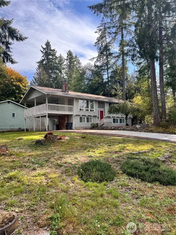 $2,200 | 251 East Lakeshore Drive, Allyn, WA 98524
