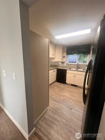 $2,200 | 251 East Lakeshore Drive, Allyn, WA 98524