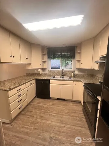 $2,200 | 251 East Lakeshore Drive, Allyn, WA 98524