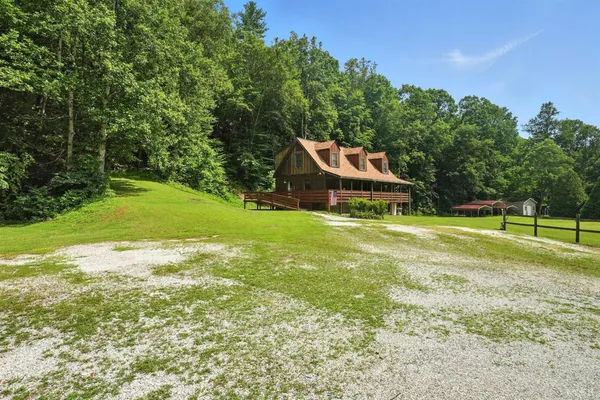 $475,000 | 2070 Woodson Road, Roseland, VA 22967