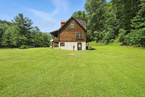 $475,000 | 2070 Woodson Road, Roseland, VA 22967