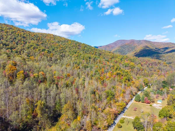 $475,000 | 2070 Woodson Road, Roseland, VA 22967