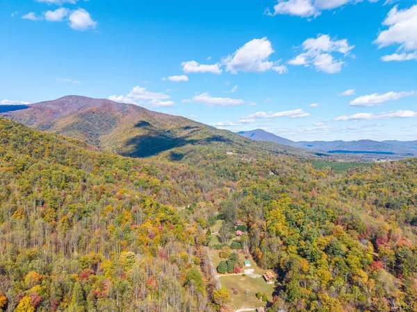 $475,000 | 2070 Woodson Road, Roseland, VA 22967