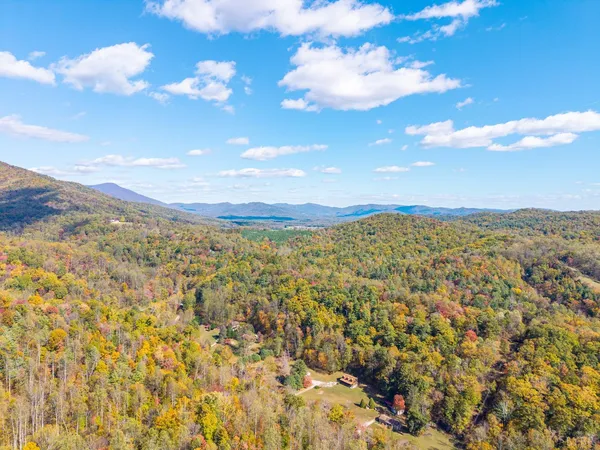 $475,000 | 2070 Woodson Road, Roseland, VA 22967