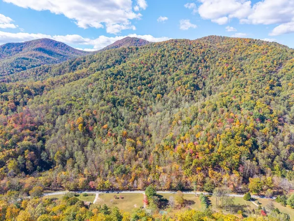 $475,000 | 2070 Woodson Road, Roseland, VA 22967