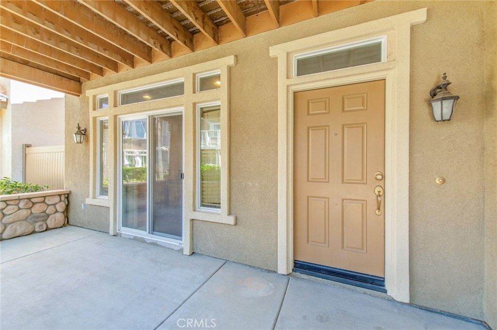 4947 Plumtree Court Riverside, CA 92504 - Photo 6 of 46 Front porch and front yard