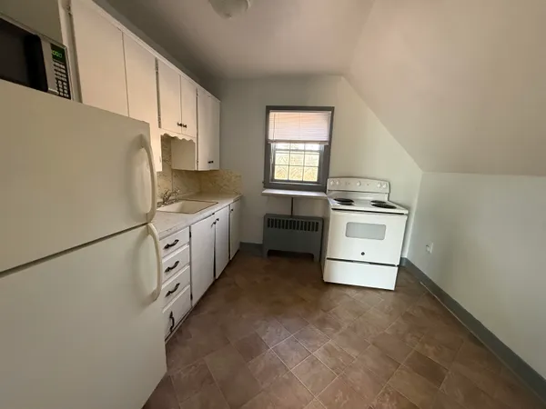 $1,450 | 44 Messer Street, Laconia, NH 03246