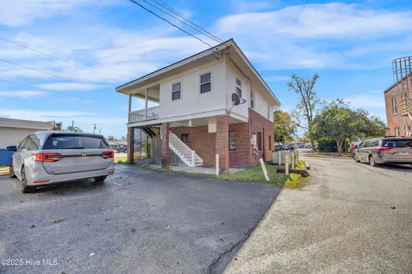 $1,200 | 4503 Wrightsville Avenue, Wilmington, NC 28403