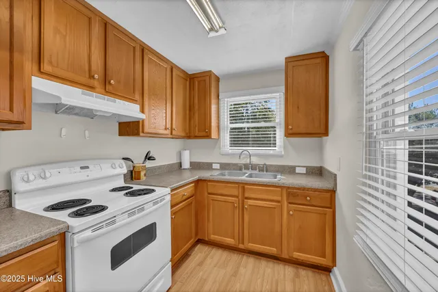 $1,500 | 4503 Wrightsville Avenue, Wilmington, NC 28403