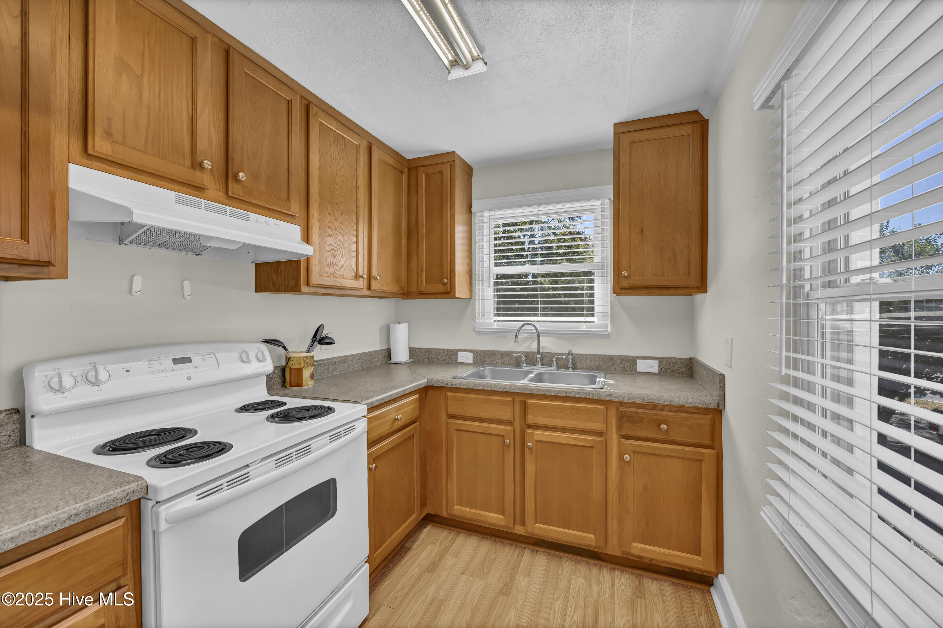 4503 Wrightsville Avenue Wilmington, NC 28403 - Photo 13 of 19 IMG_9819