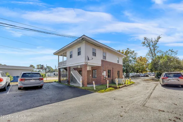 $1,200 | 4503 Wrightsville Avenue, Wilmington, NC 28403