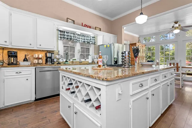 $450,000 | 712 Lamar Avenue, Crockett, TX 75835