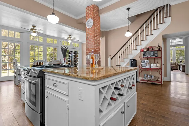 $450,000 | 712 Lamar Avenue, Crockett, TX 75835