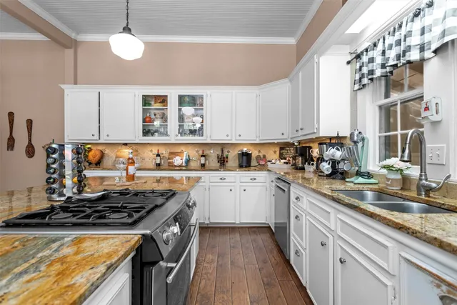 $450,000 | 712 Lamar Avenue, Crockett, TX 75835