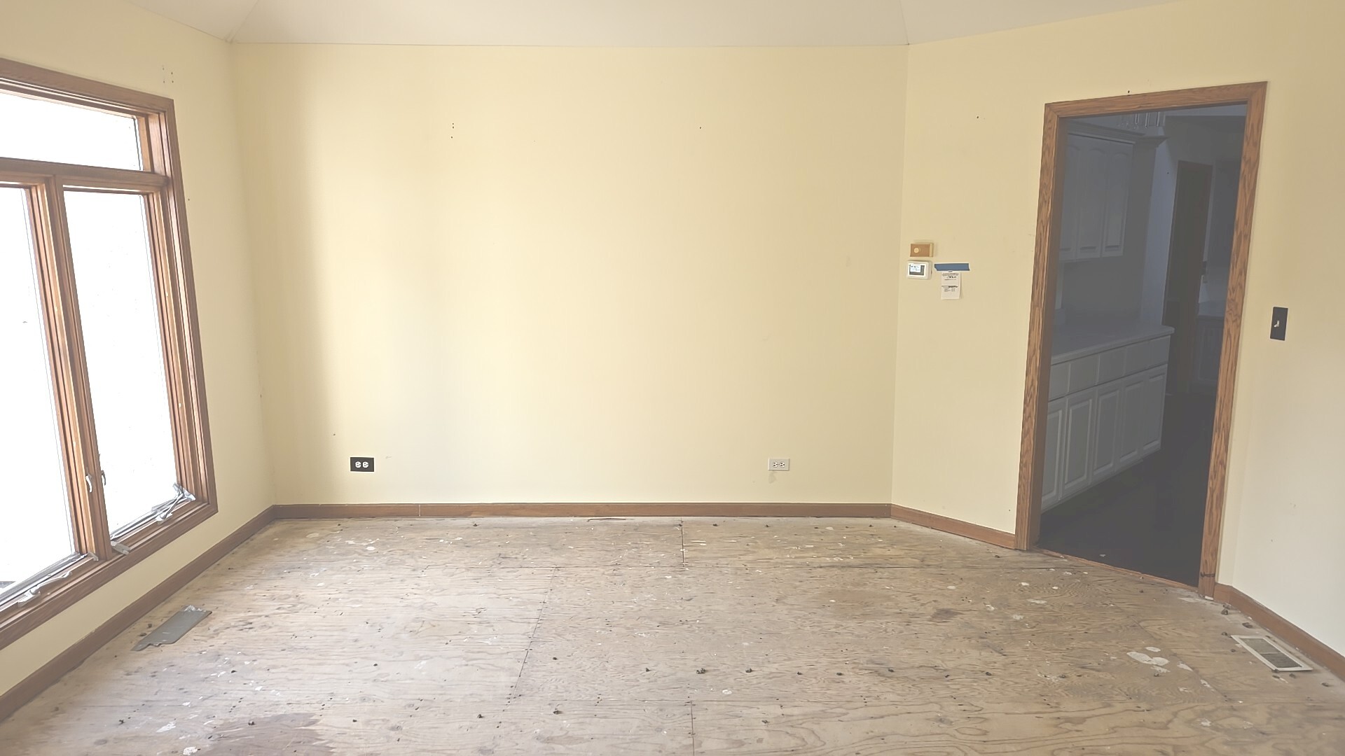 3907 Troon Street Flossmoor, IL 60422 - Photo 10 of 22 an empty room with a window