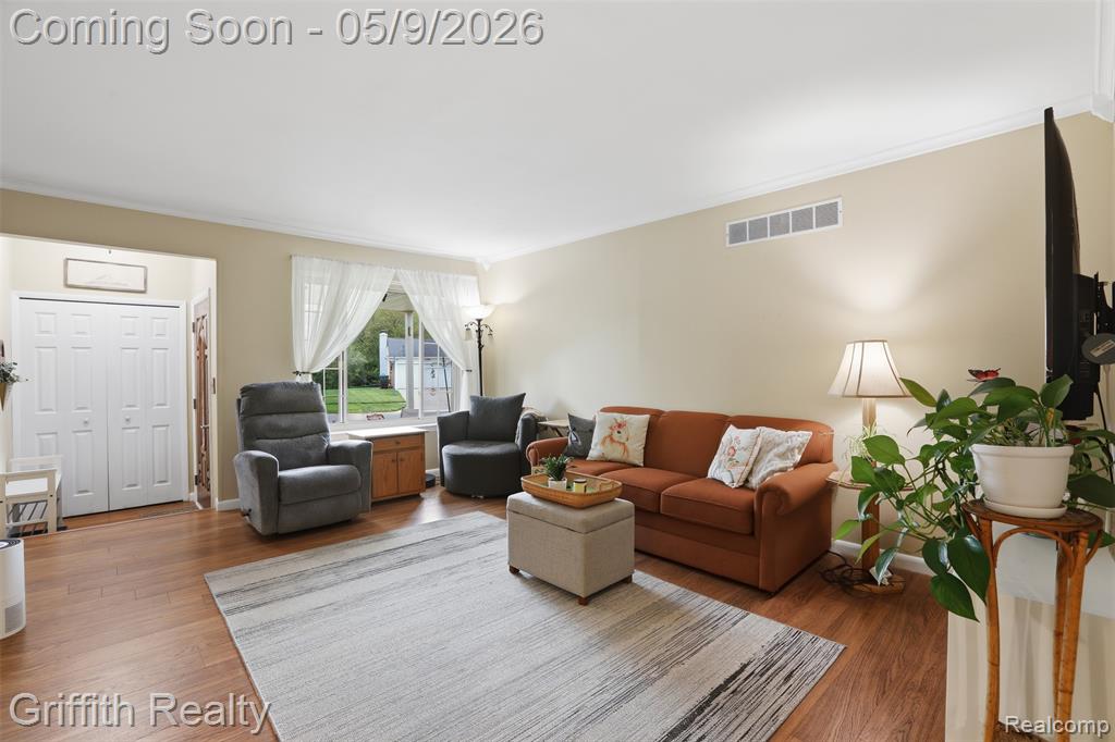 779 Oak Ridge Drive Brighton, MI 48116 - Photo 4 of 34 Gallery Image 4