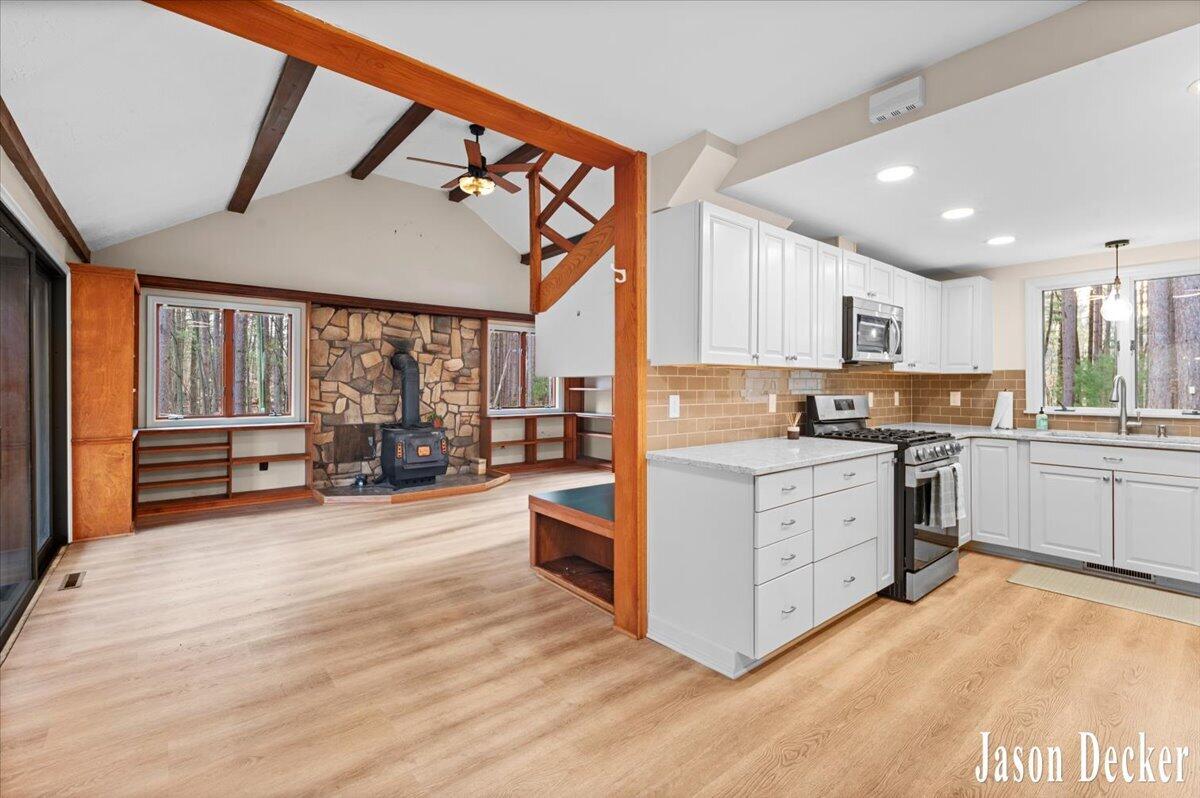 15594 Ritchie Avenue Northeast Cedar Springs, MI 49319 - Photo 8 of 32 44-INTERIOR 05A