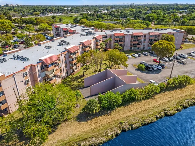 $300,000 | 5900 Southwest 127th Avenue, Unit 3101, Miami, FL 33183