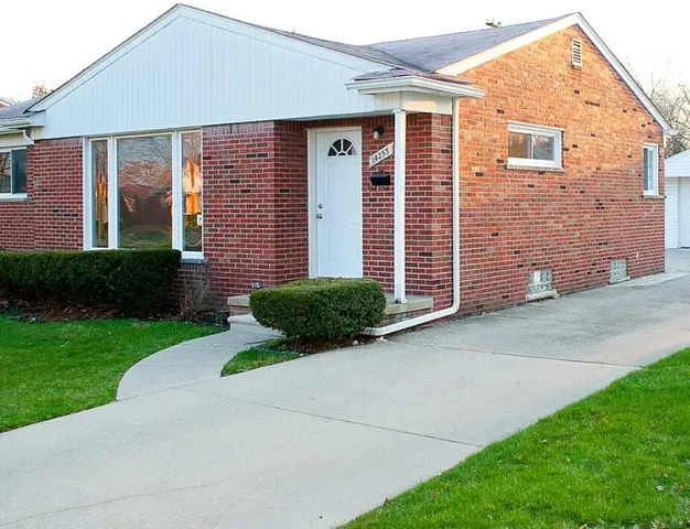 $2,000 | 14255 Cavell Street, Livonia, MI 48154