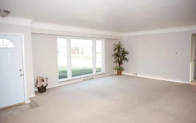 $2,000 | 14255 Cavell Street, Livonia, MI 48154