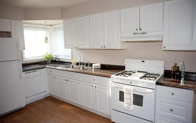 $2,000 | 14255 Cavell Street, Livonia, MI 48154