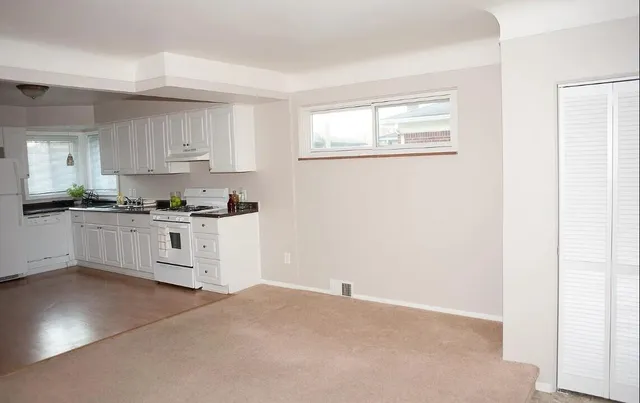 $2,000 | 14255 Cavell Street, Livonia, MI 48154