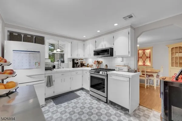 $573,000 | 233 Maple Avenue, Dunellen, NJ 08812