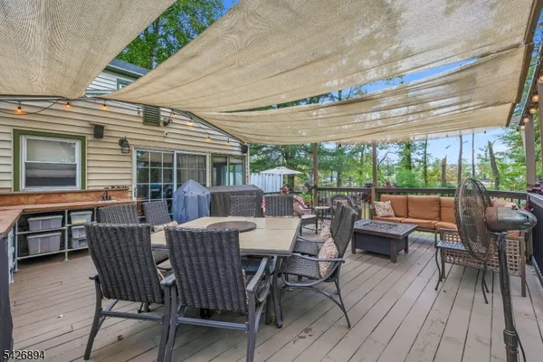 $573,000 | 233 Maple Avenue, Dunellen, NJ 08812