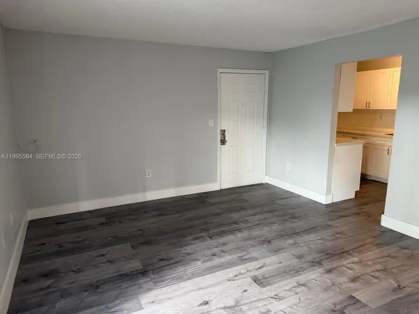 $2,400 | 451 Northeast 207th Lane, Unit 102, Miami, FL 33179