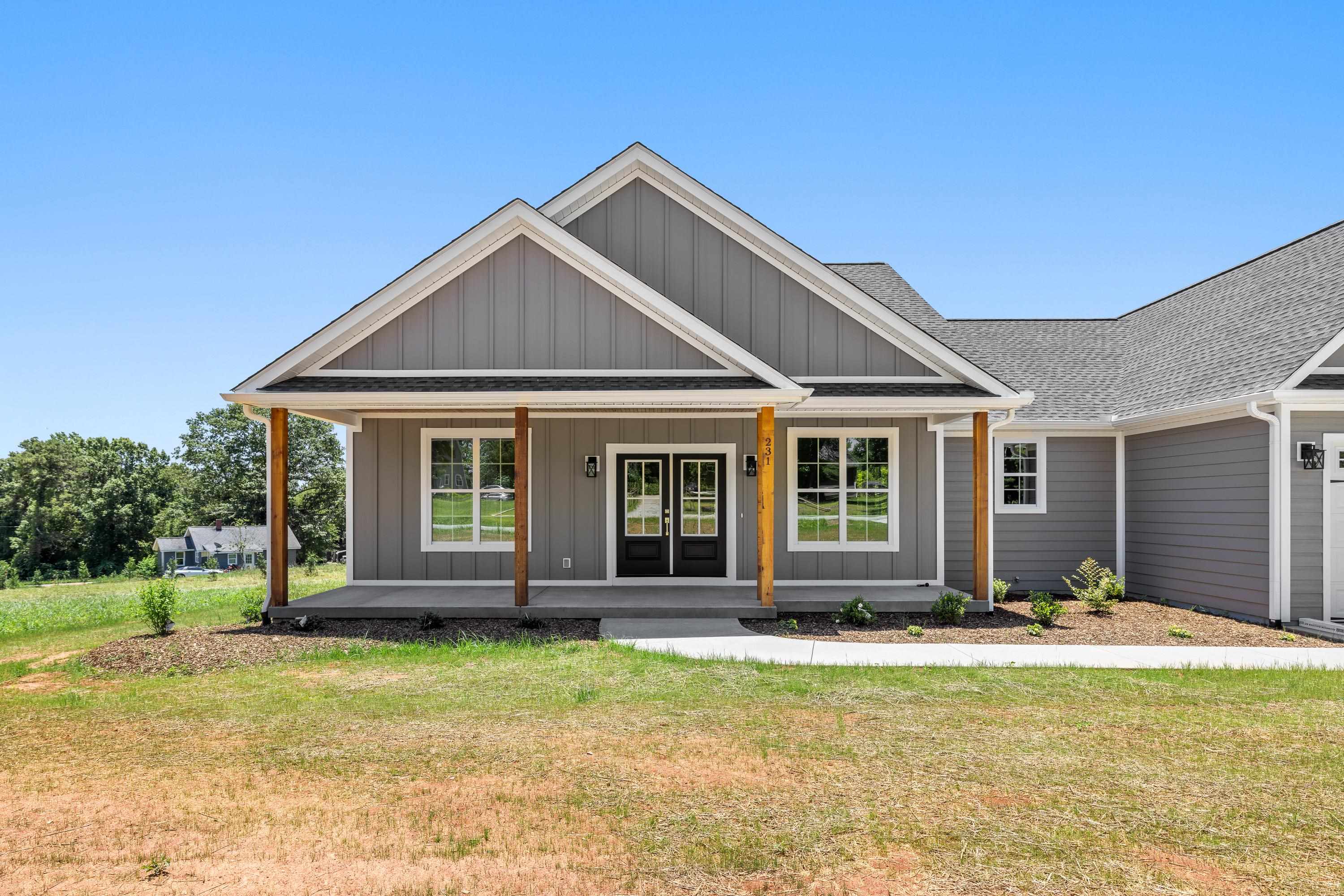 231 Ferree Road Campobello, SC 29322 - Photo 3 of 31