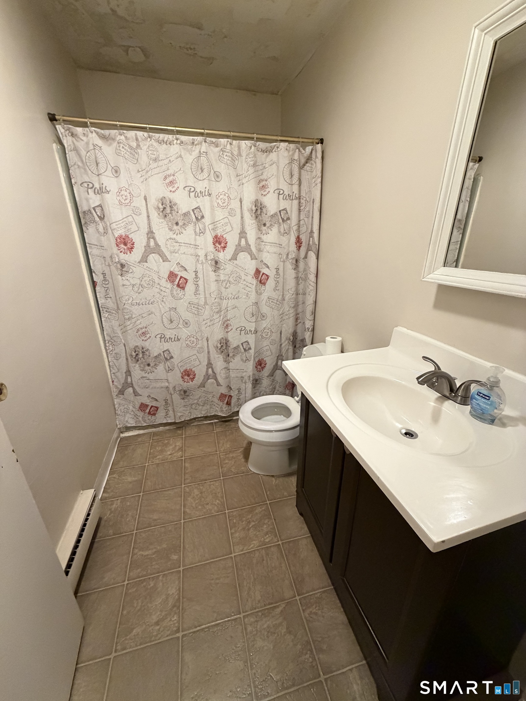11 Fox Street Waterbury, CT 06708 - Photo 8 of 9