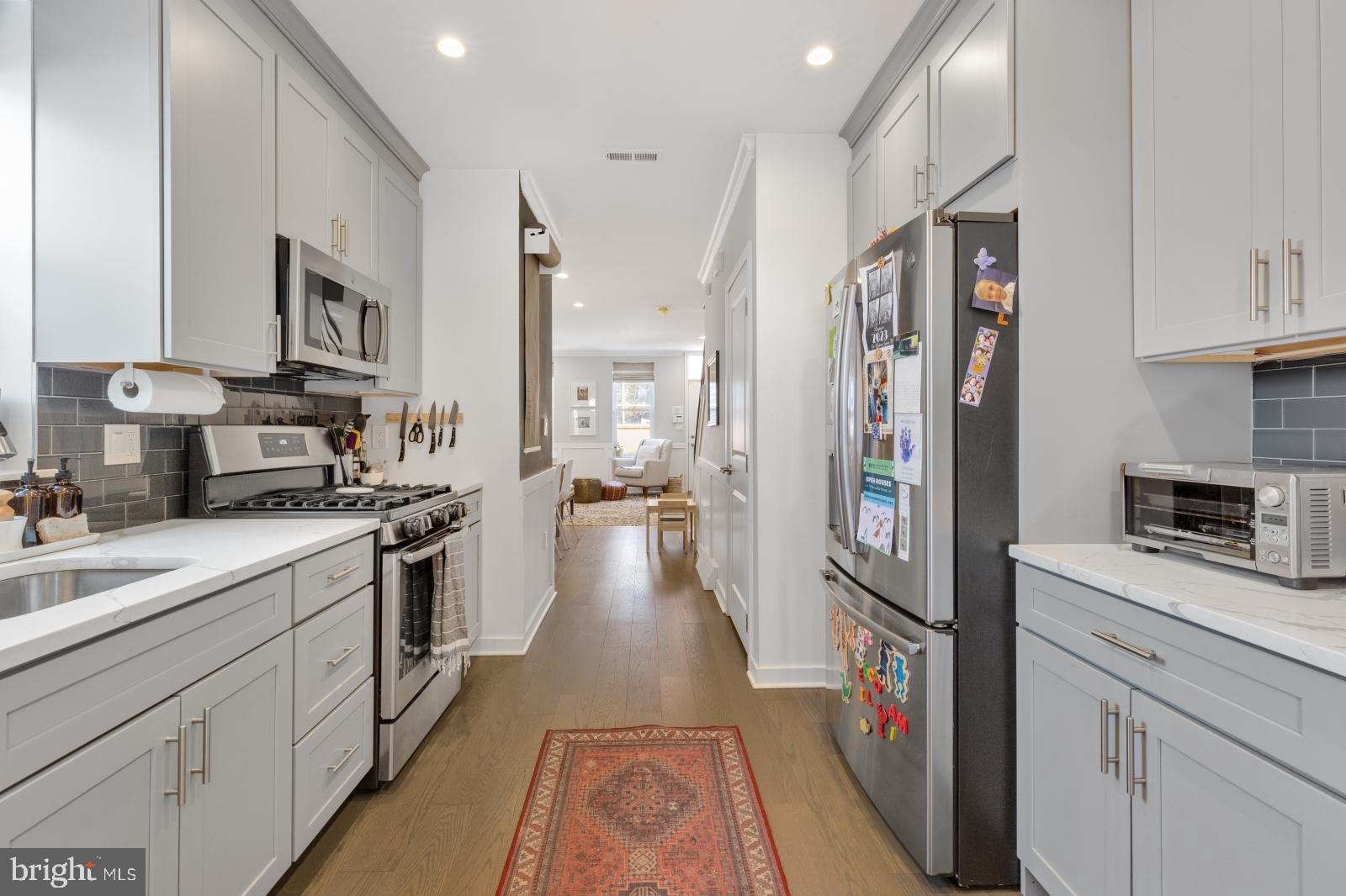 2136 Pemberton Street Philadelphia, PA 19146 - Photo 13 of 45