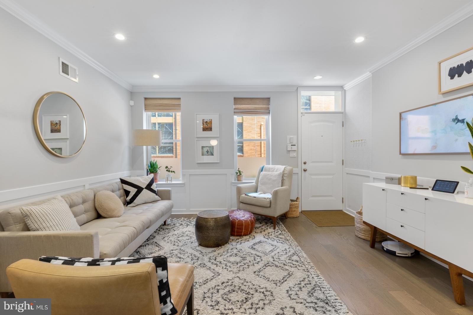 2136 Pemberton Street Philadelphia, PA 19146 - Photo 4 of 45