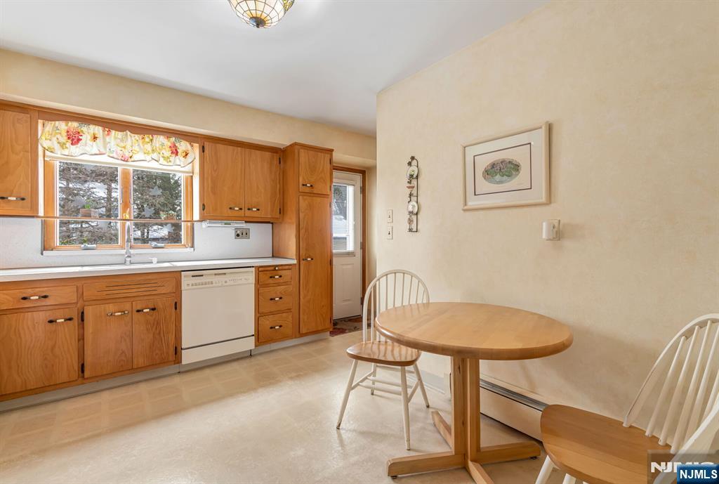 27 Madison Avenue Rochelle Park, NJ 07662 - Photo 4 of 15