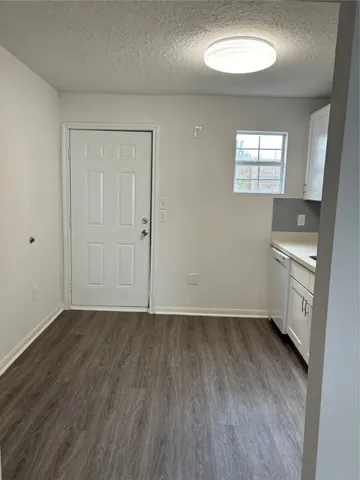$950 | 4714 Ward Street, Unit 18, Houston, TX 77021