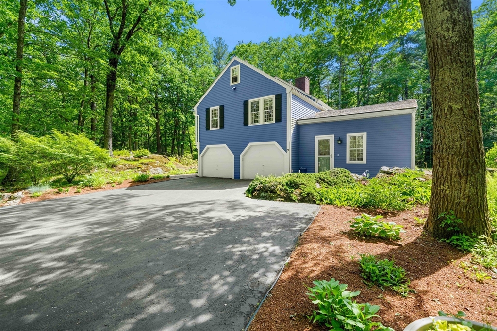 9 Towne Road Boxford, MA 01921 - Photo 3 of 40