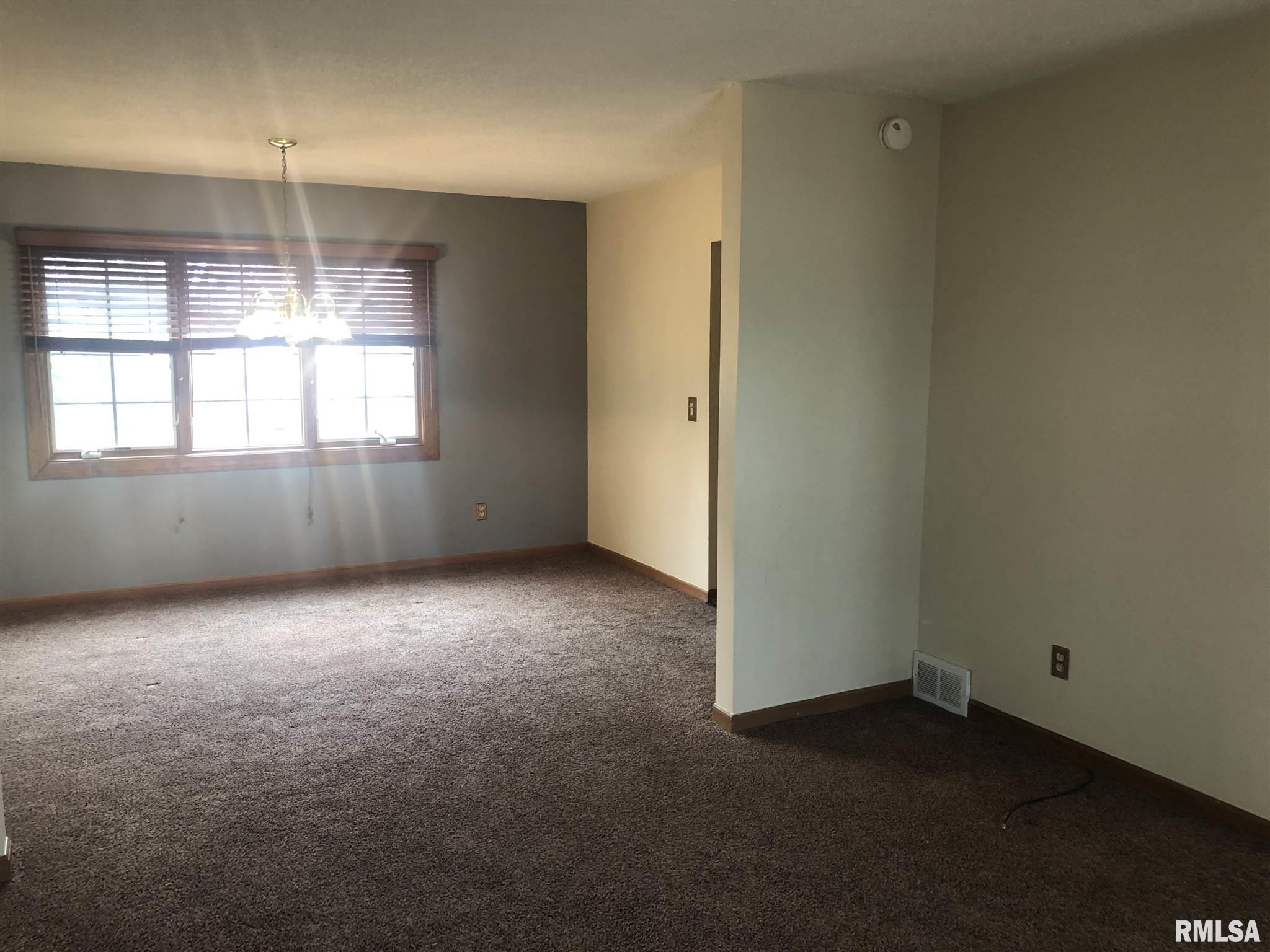 3434 Forest Road Davenport, IA 52807 - Photo 3 of 6 Gallery Image 3