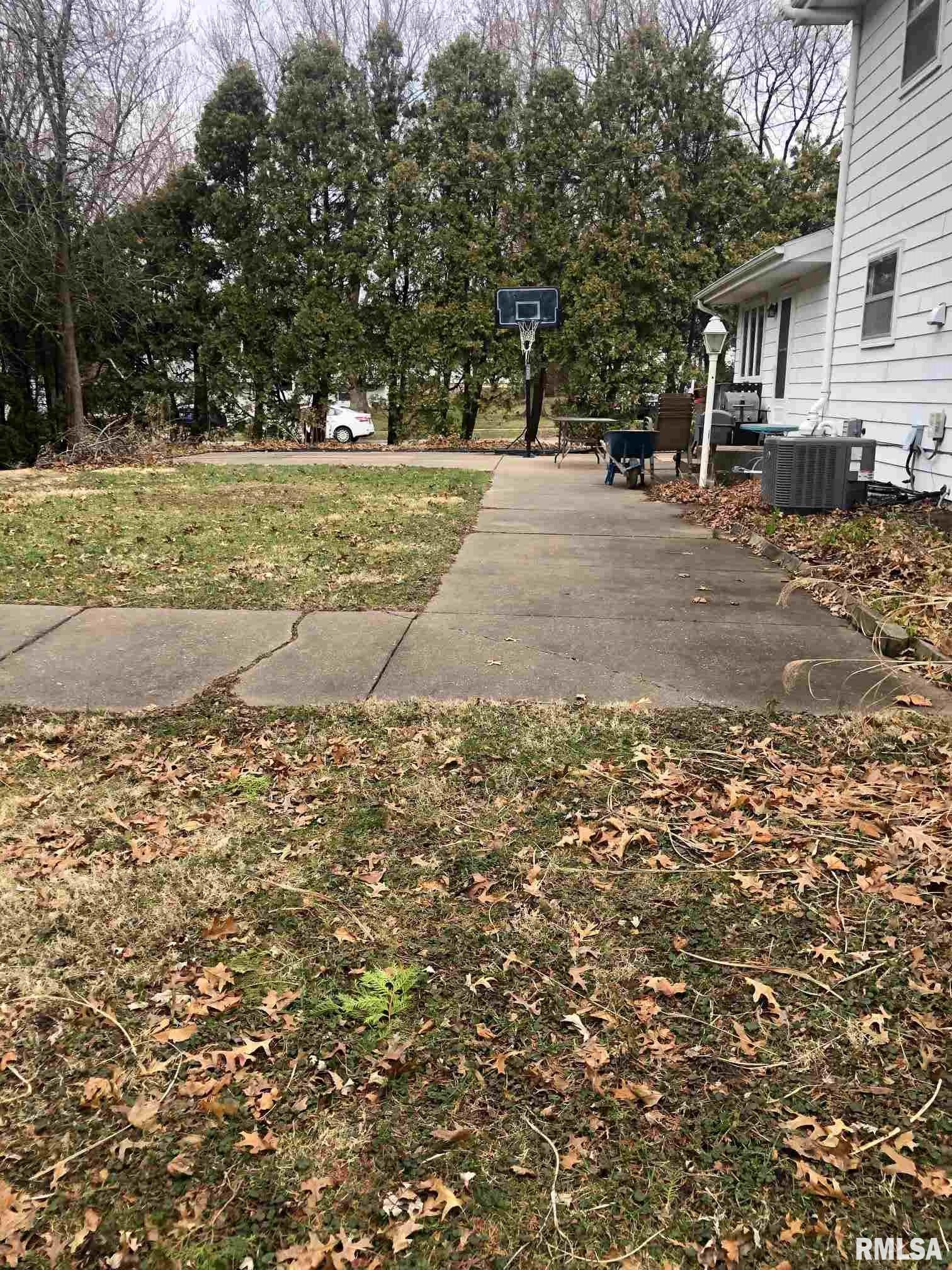 3434 Forest Road Davenport, IA 52807 - Photo 6 of 6 Gallery Image 6