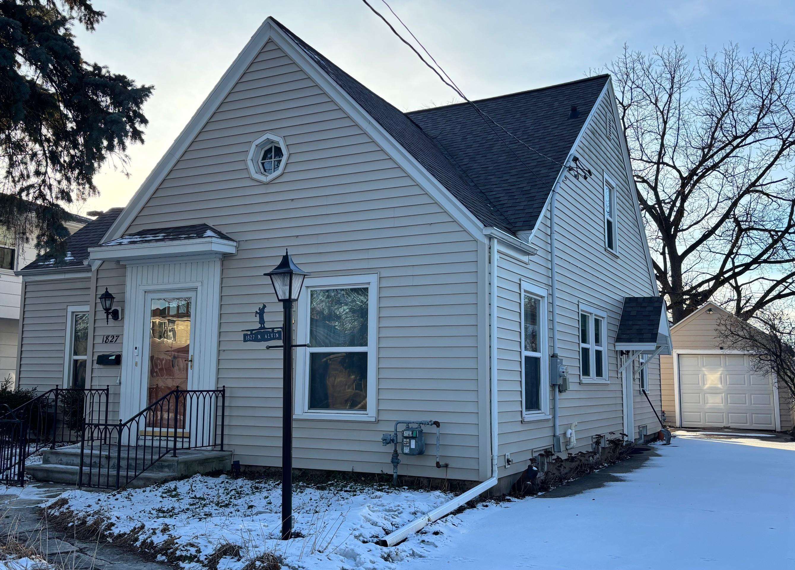 1827 North Alvin Street Appleton, WI 54911 - Photo 1 of 1 Gallery Image 1